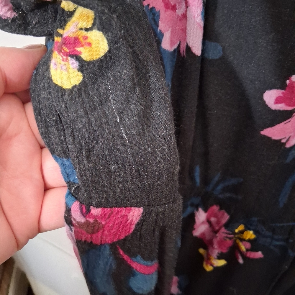 TORRID Black Floral Blouse with Tropical Flowers Size 1 Fit XL - Picture 4 of 7